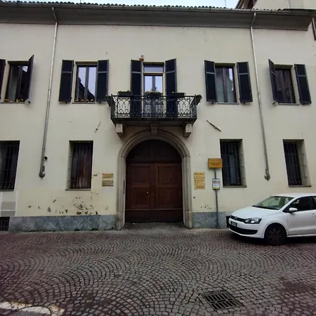 Palazzo Cusani Charming Pensión 4*