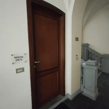 Casa de hóspedes Palazzo Cusani Charming 4*