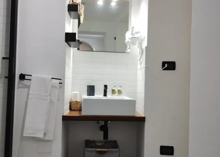 Palazzo Cusani Charming Pensión Vercelli